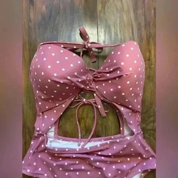 Shade and Shores Pink and White Polka Dot Swimsuit 🩱 - Picture 5 of 7